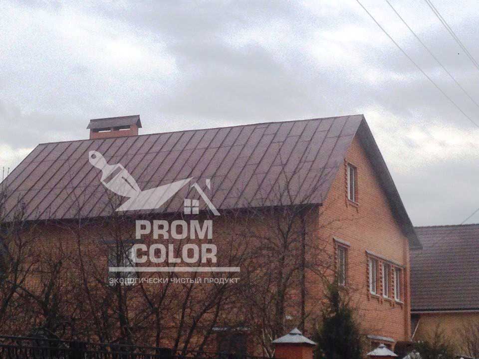 Оцинкованная крыша в д. Шахманово Рязанской области-покрашена  резиновой краской Цвет Шоколад